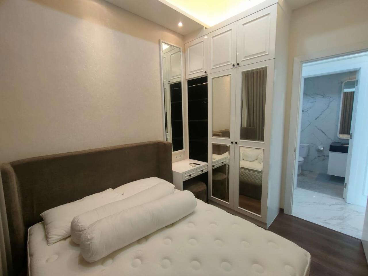 Super Penthouse Stmoritz Apartment, Lippomall Puri Indah Jakarta Eksteriør billede
