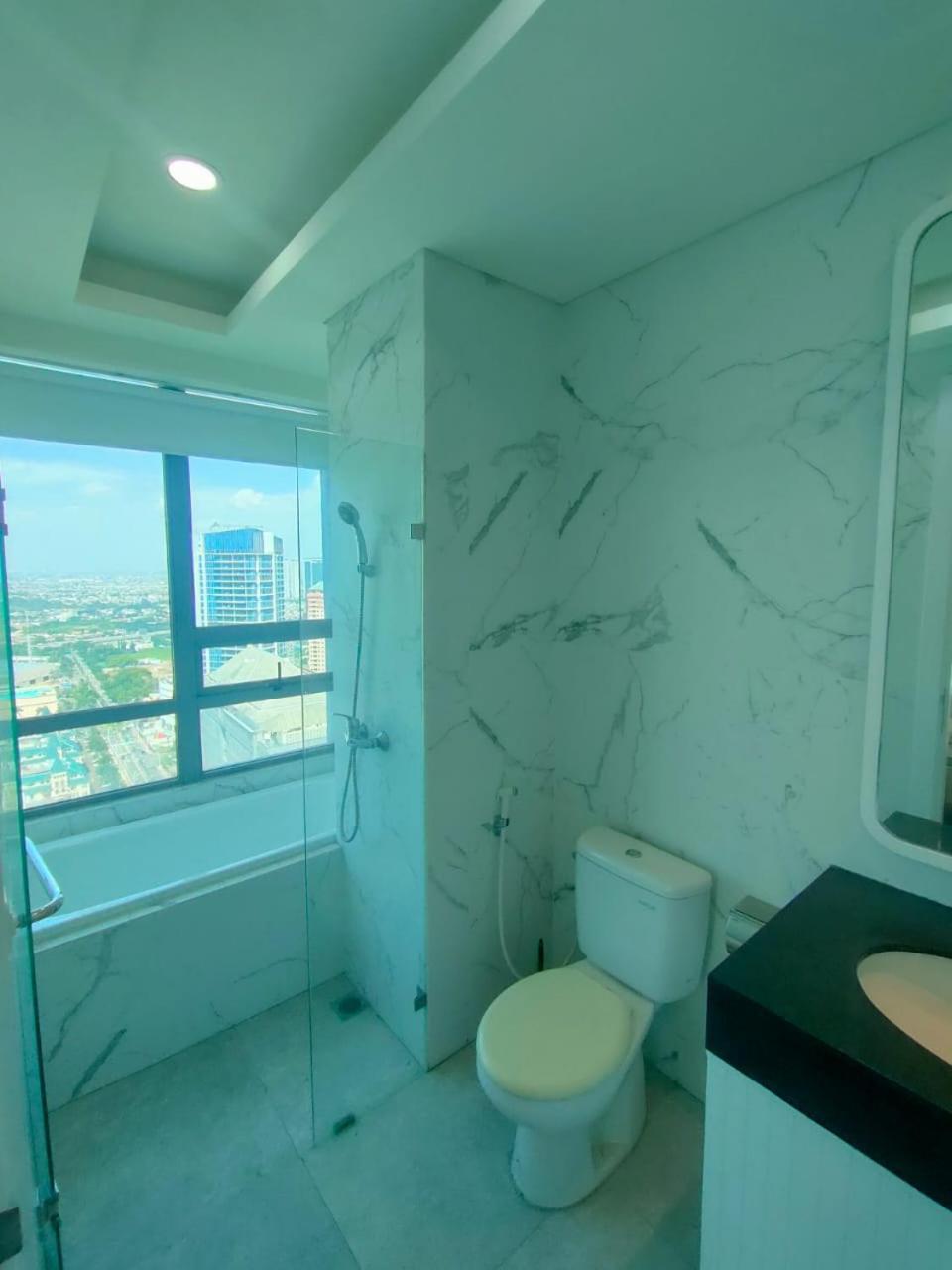 Super Penthouse Stmoritz Apartment, Lippomall Puri Indah Jakarta Eksteriør billede